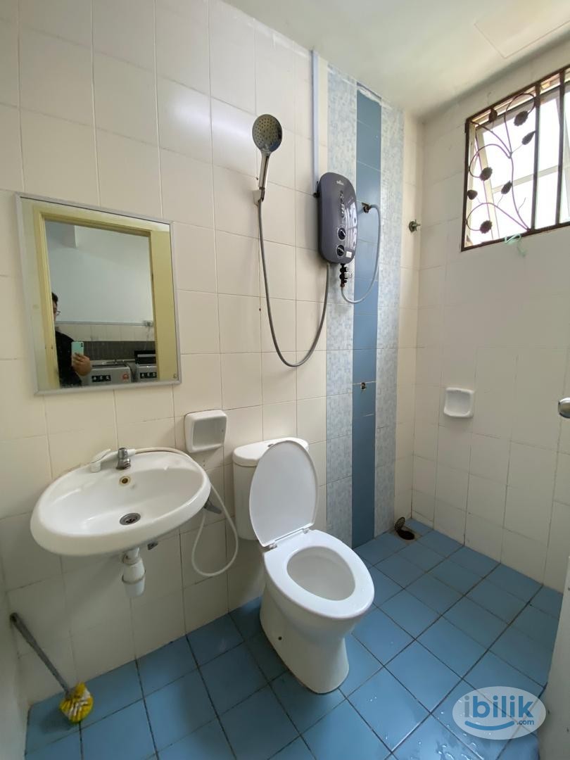 Image 3 of 🙇‍♀️FEMALE UNIT🙇‍♀️✨Luxury Middle Room for Rent 🏡 Setia Alam🎏🎏🎏 - Room rental in 