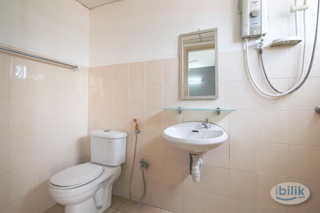 Image 4 of Master Room at Palm Spring, Kota Damansara..`` - Room rental in 