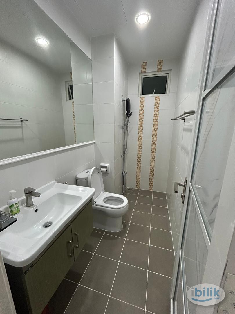 Image 3 of 😍 PREMIUM Middle Room at Fiera Vista, Sungai Ara 😍 - Room rental in 
