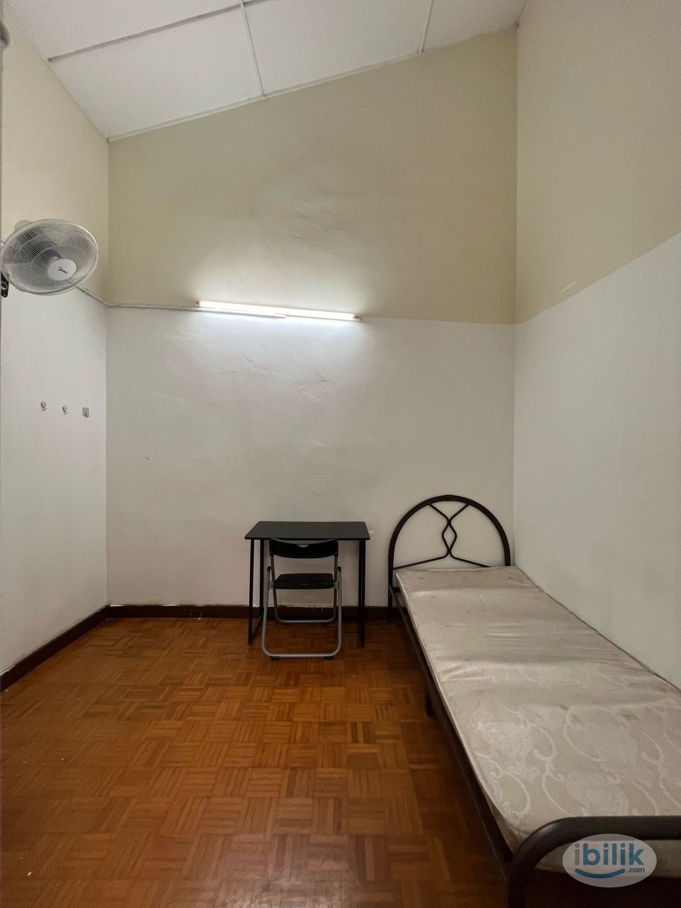 Image 2 of Single Room with fan at SS2 nearby The Hub SS 2, SS 2 Commercial Area, Damansara Utama - Room rental in 