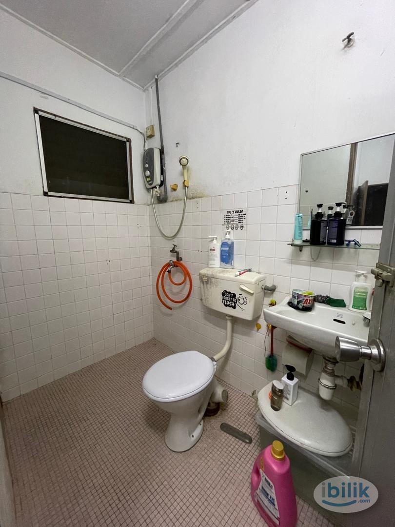 Image 4 of 🚶🏻‍♀️🚶🏻‍♀️4 MINS WALK TO KELANA JAYA LRT 🚶🏻‍♀️🚶🏻‍♀️SPACIOUS MASTER ROOM at SS4, Kelana Jaya 🥰 MOVE IN IMMEDIATELY ☀️ - Room rental in 