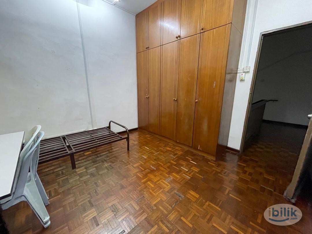 Image 3 of 🚶🏻‍♀️🚶🏻‍♀️4 MINS WALK TO KELANA JAYA LRT 🚶🏻‍♀️🚶🏻‍♀️SPACIOUS MASTER ROOM at SS4, Kelana Jaya 🥰 MOVE IN IMMEDIATELY ☀️ - Room rental in 