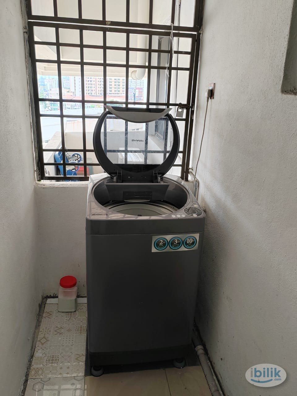 Image 4 of Master Room at Krystal Villa, Sungai Nibong - Room rental in 