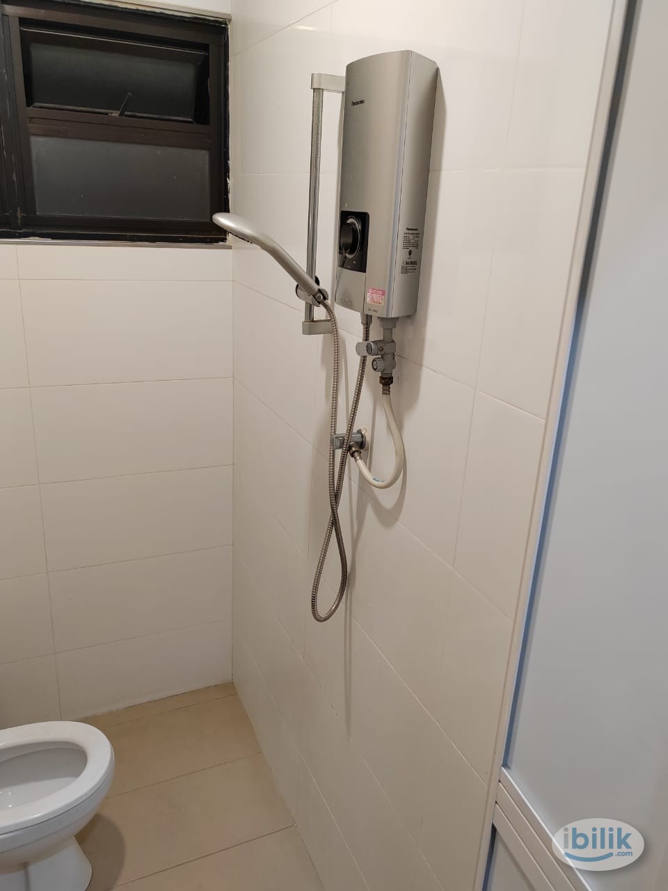 Image 5 of Master Room at Krystal Villa, Sungai Nibong - Room rental in 