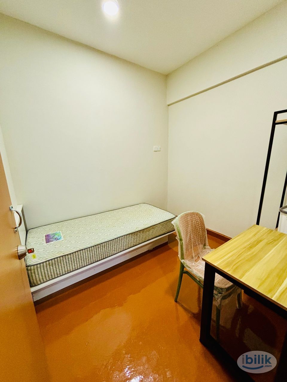 Image 1 of Middle Room at Q on Hotel, Seri Kembangan, Selangor - Room rental in 