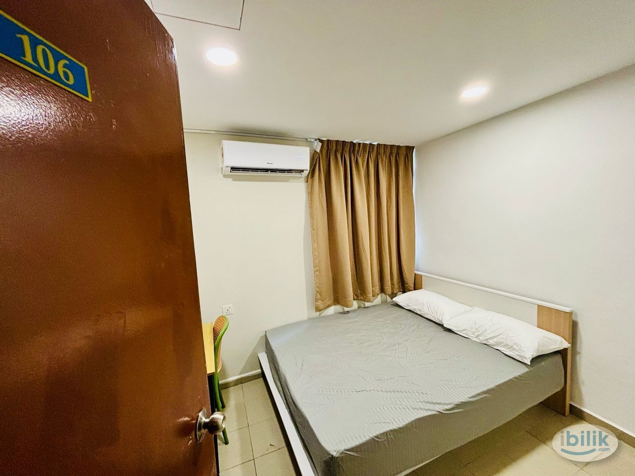 Image 1 of ZERO DEPOSIT Middle Room at Q On Hotel, Seri Kembangan, Selangor - Room rental in 