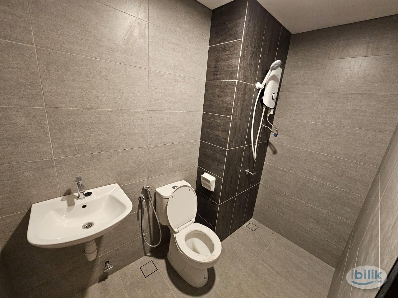 Image 2 of 🤷‍🔥🚶‍♂️💖arby Shopping Mall  BMC Mall Walking AEON Mall Cheras Selatan 🛣 Easy access highway to , SILK, SUKE and GRANDSAGA 🚗 20m⭐😍🔥🔥👍⭐ - Room rental in 