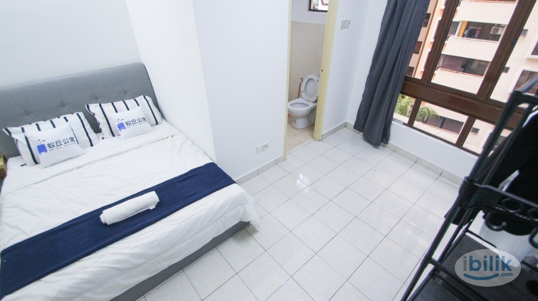 Image 3 of PALM SPRING Master Room Mix Gender.` - Room rental in 