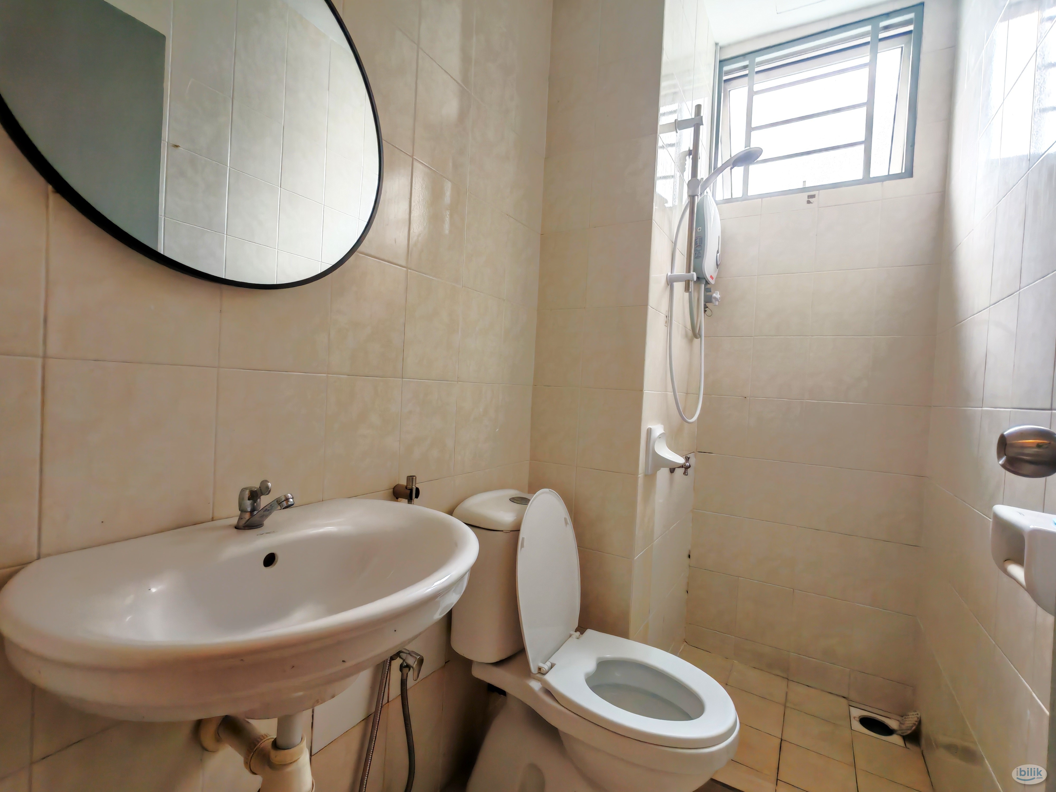 Image 4 of 🔥SUBANG NICE MIDDLE ROOM🔥NEARBY LRT✨ - Room rental in 