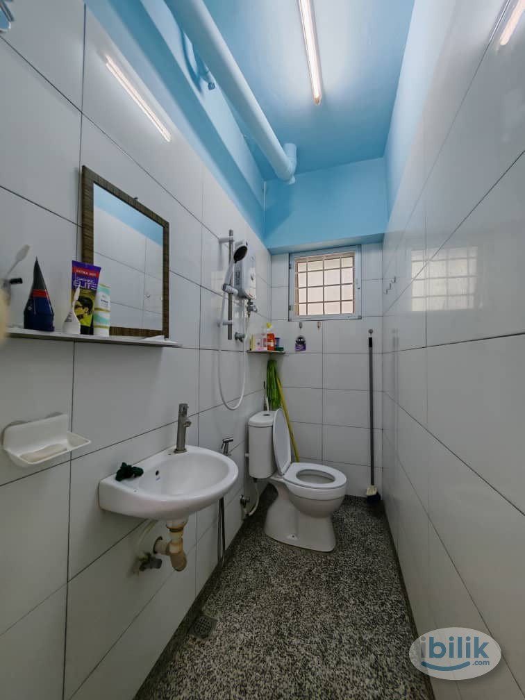 Image 3 of Middle Room at Taman Cheras Awana, Cheras - Room rental in 