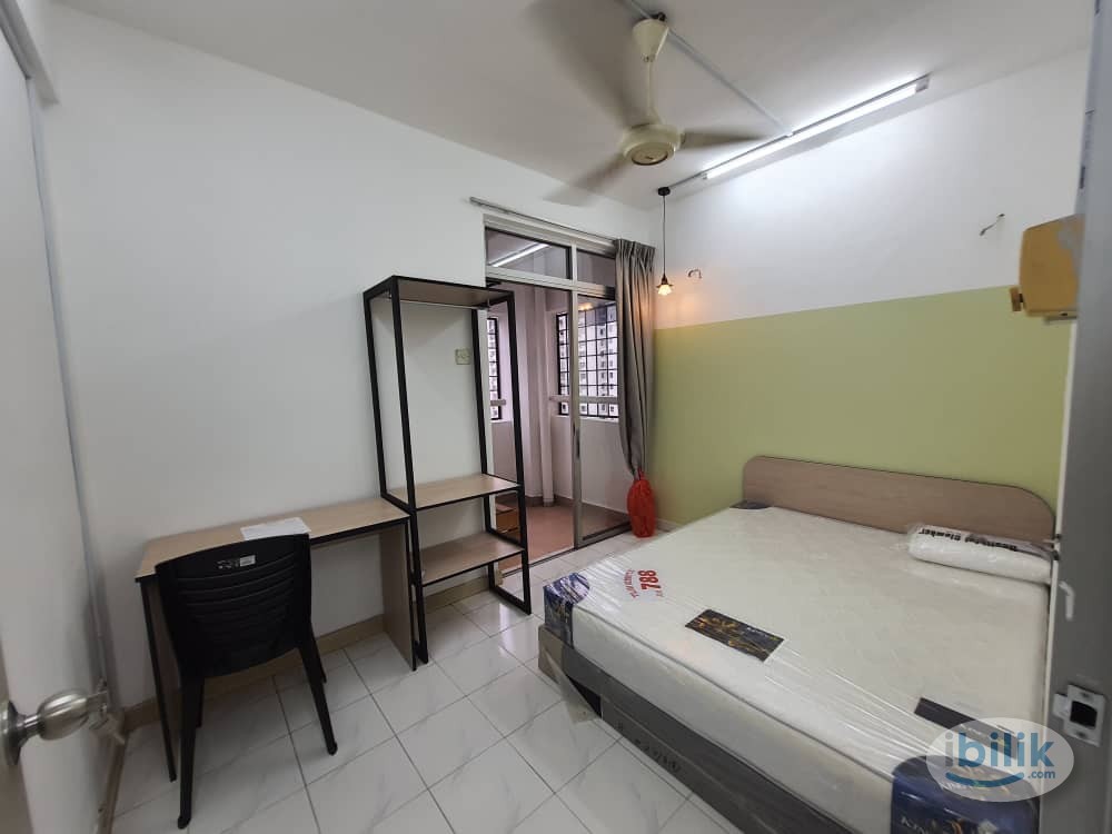 Image 3 of Middle Balcony Room @ D'Aman Crimson, Ara Damansara, LRT Lembah Subang Kelana Jaya Line, Jaya Grocer, - Room rental in 