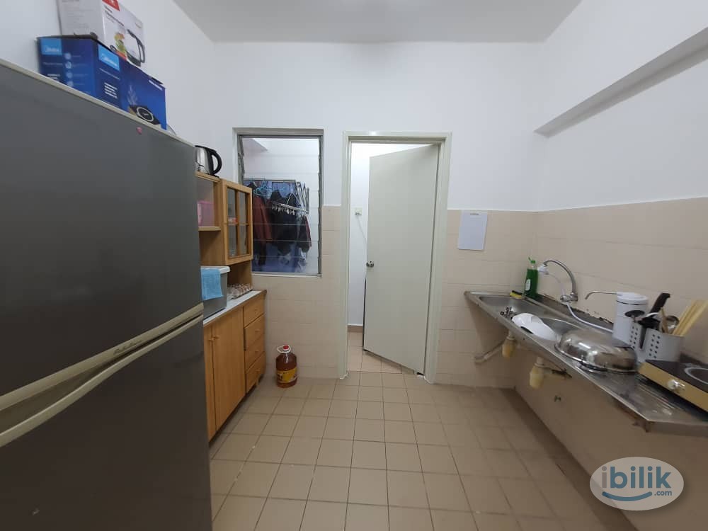 Image 4 of Middle Balcony Room @ D'Aman Crimson, Ara Damansara, LRT Lembah Subang Kelana Jaya Line, Jaya Grocer, - Room rental in 