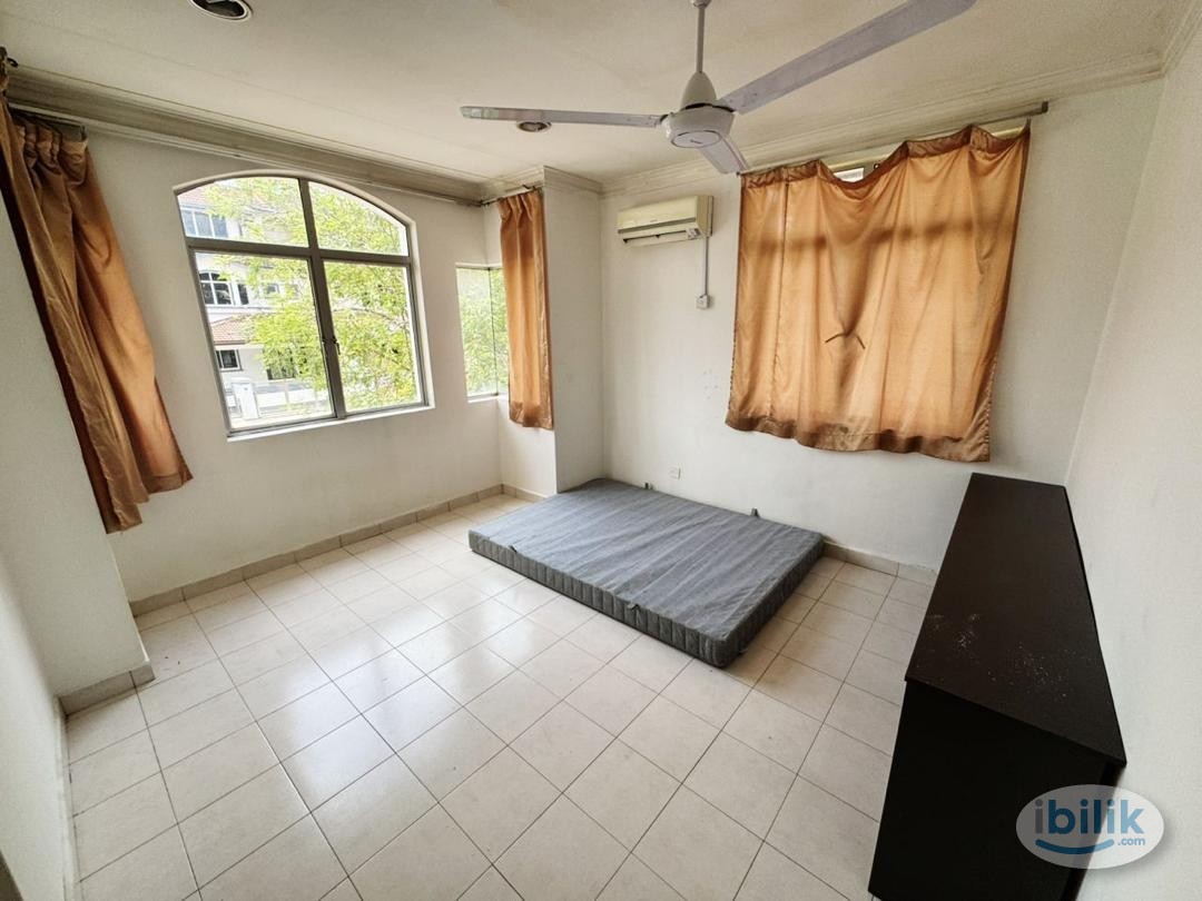 Image 1 of 🎈 SUPER SPACIOUS MASTER ROOM 🎈at Bukit Rahman Putra, Sungai Buloh 🥰 MOVE IN IMMEDIATELY 🚀 - Room rental in 