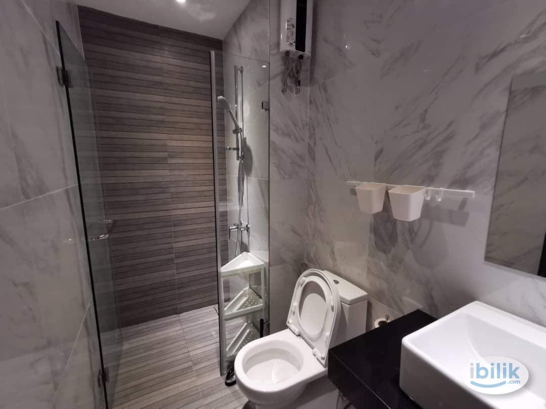 Image 3 of [✨Nov] Master room @ Emporis, 3mins drive to Segi, Doorstep to Jaya Grocer/Ninso/Coffee shop/Mamak/Cafe, 8mins to Sunway Nexis/Giza/Medical Centre - Room rental in 