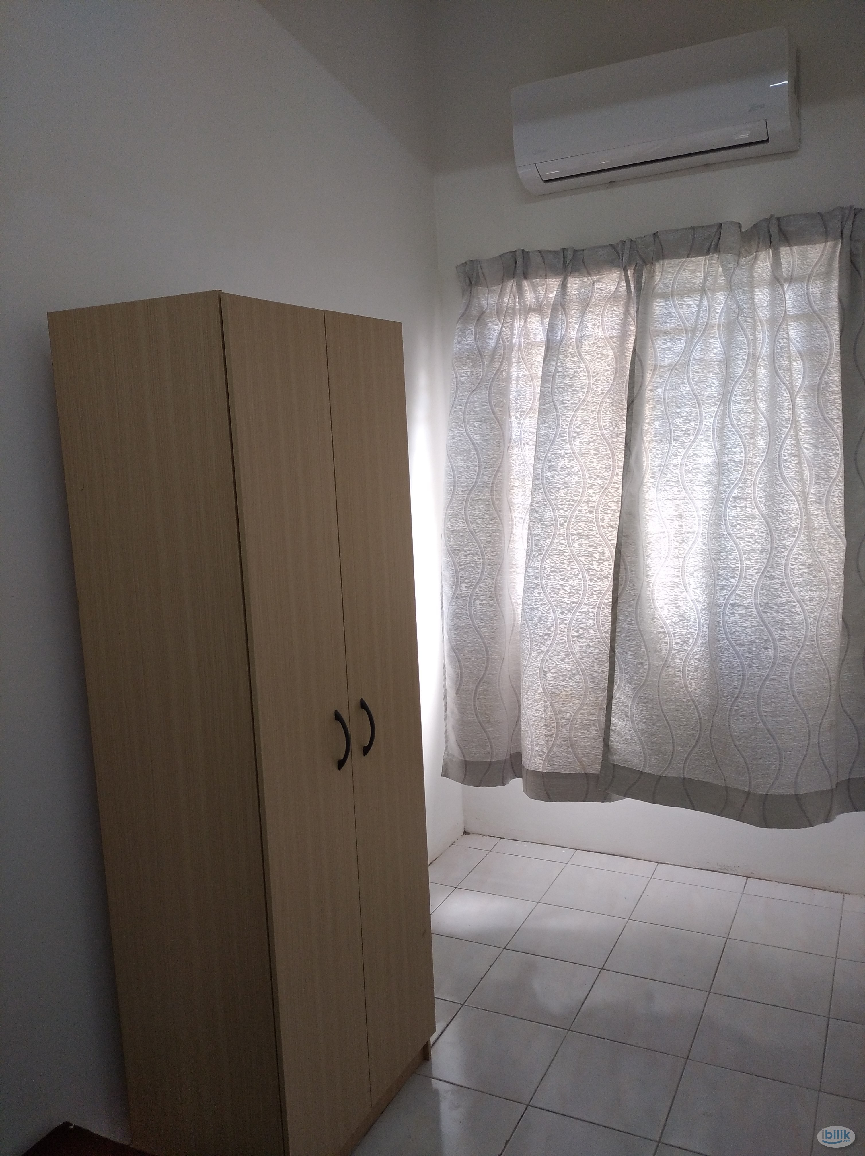 Image 3 of Aircond room free WiFi at Taman Klang Utama nr Bandar bukit raja Kapar Jalan Meru - Room rental in 