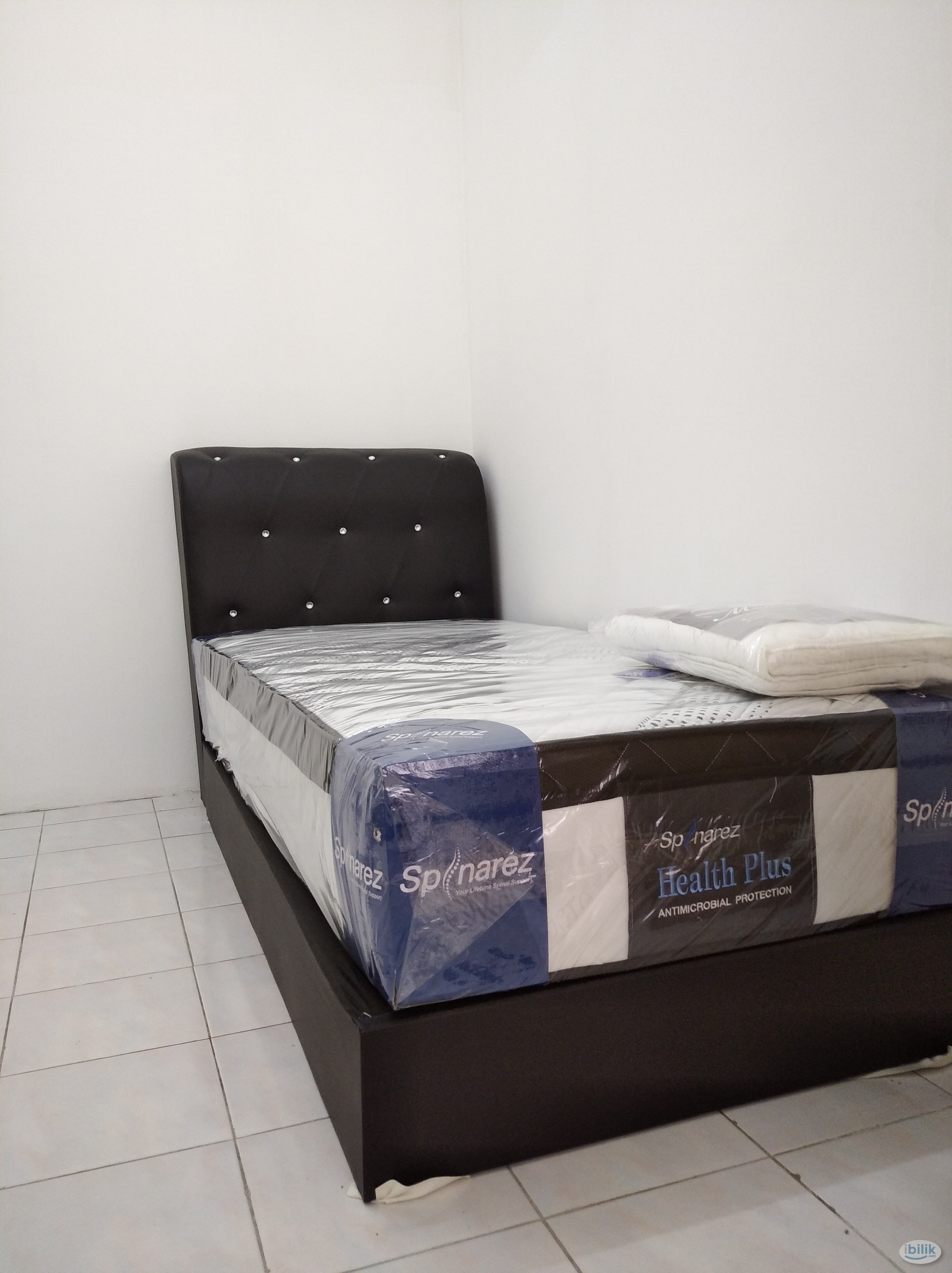 Image 5 of Aircond room free WiFi at Taman Klang Utama nr Bandar bukit raja Kapar Jalan Meru - Room rental in 