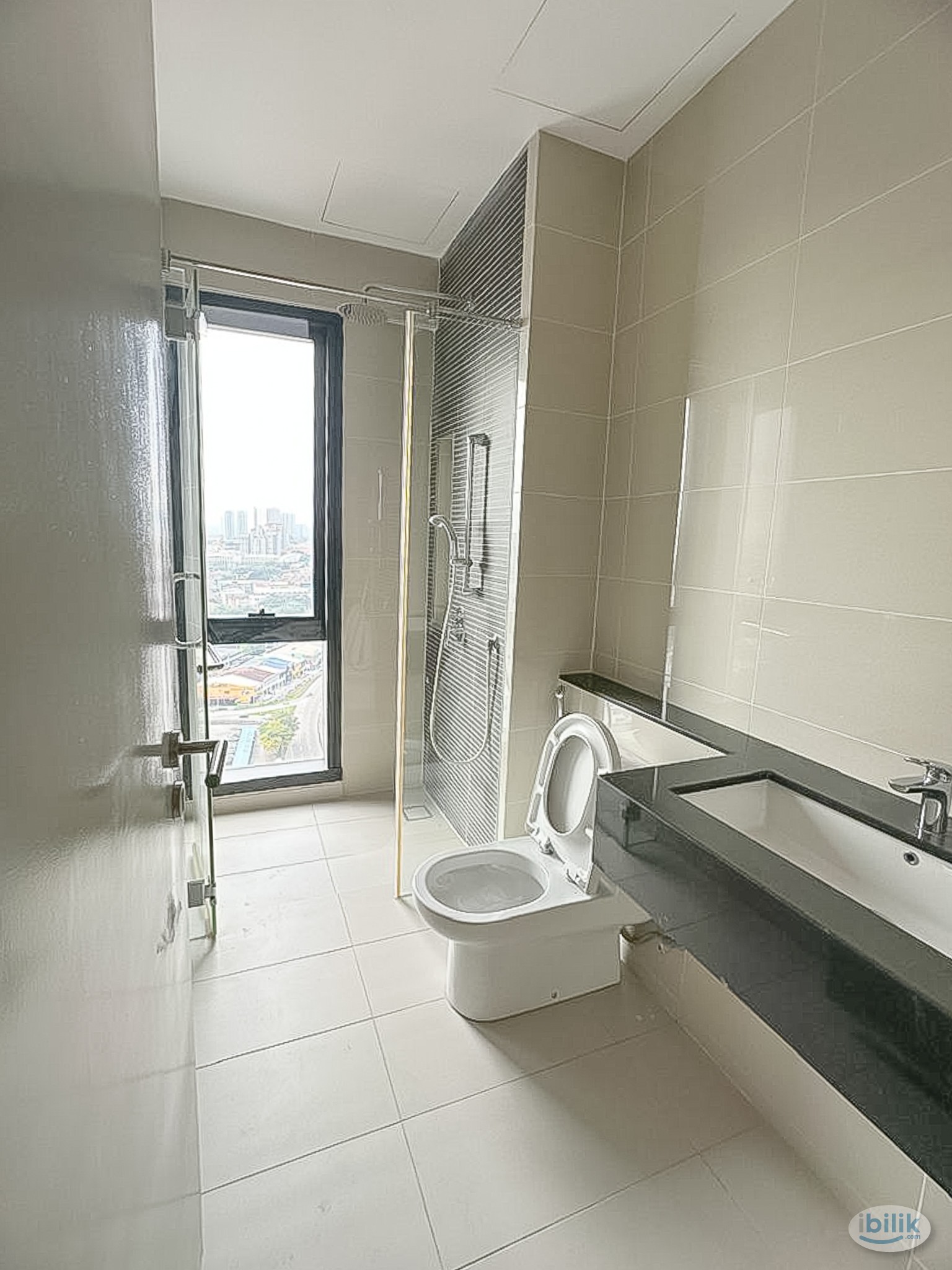Image 3 of Middle Room at The Paradigm, Kelana Jaya - Room rental in 