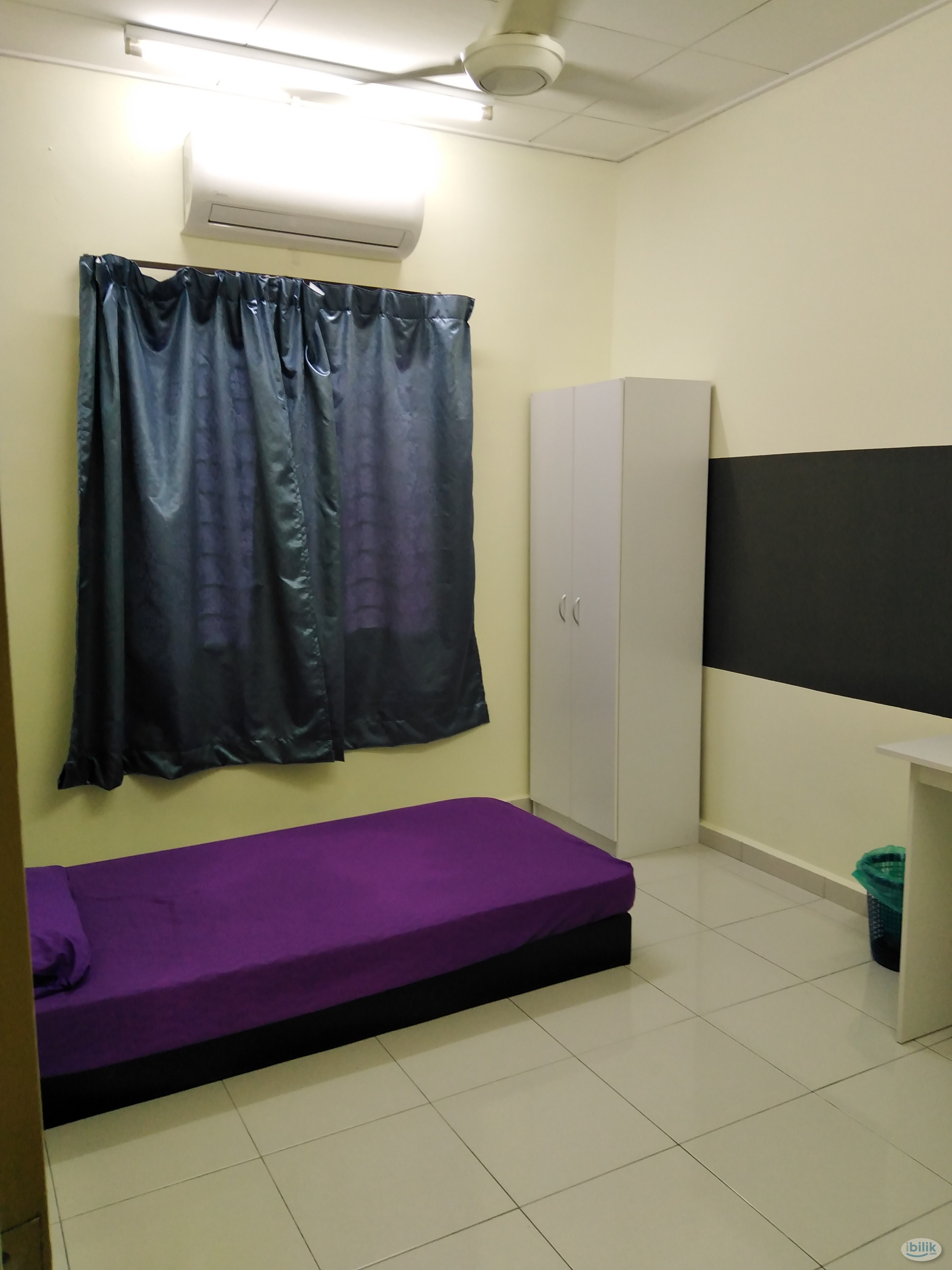 Image 1 of Batu Berendam single room with aircond - Room rental in 