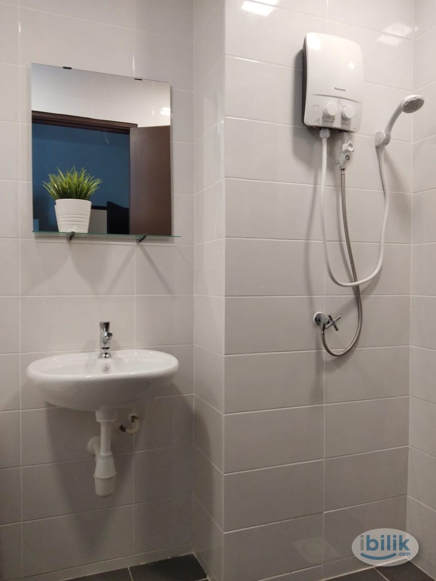 Image 2 of Middle Room at Landmark II, Bandar Sungai Long - Room rental in 
