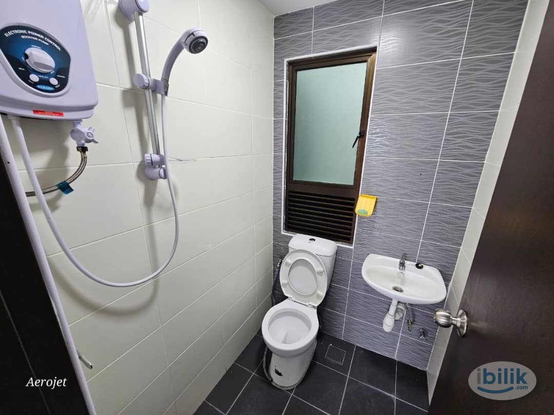 Image 5 of Middle Room at Bukit Beruang, Melaka - Room rental in 