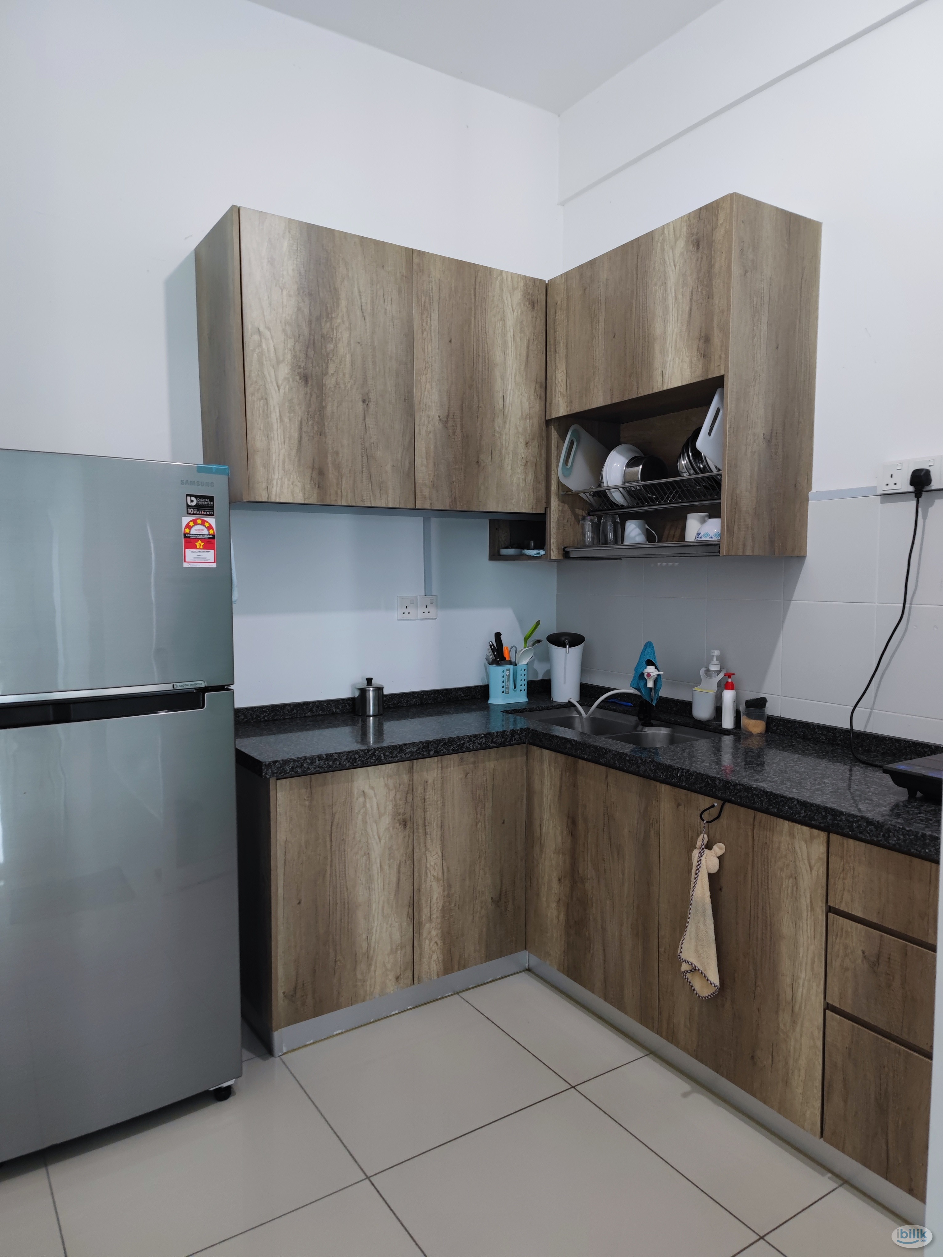 Image 5 of Middle Room at One Imperial, Sungai Ara - Room rental in 