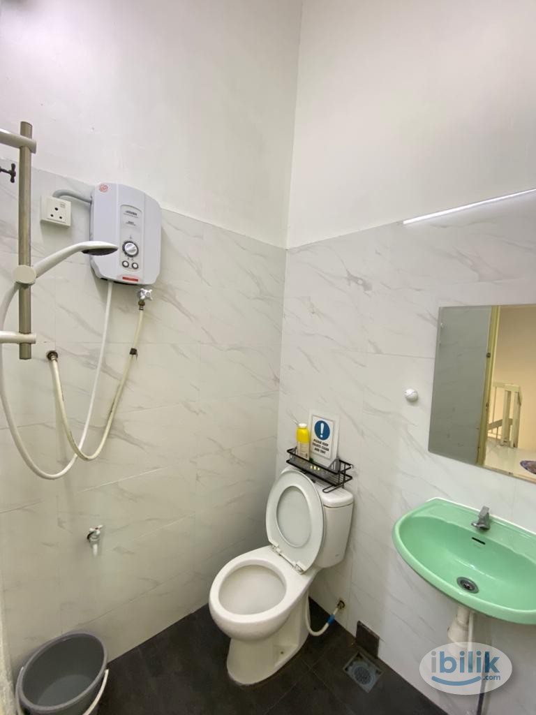 Image 3 of Fully Furnished, Cozy, WiFi cleaning service Middle Room at Puchong, Selangor - Room rental in 