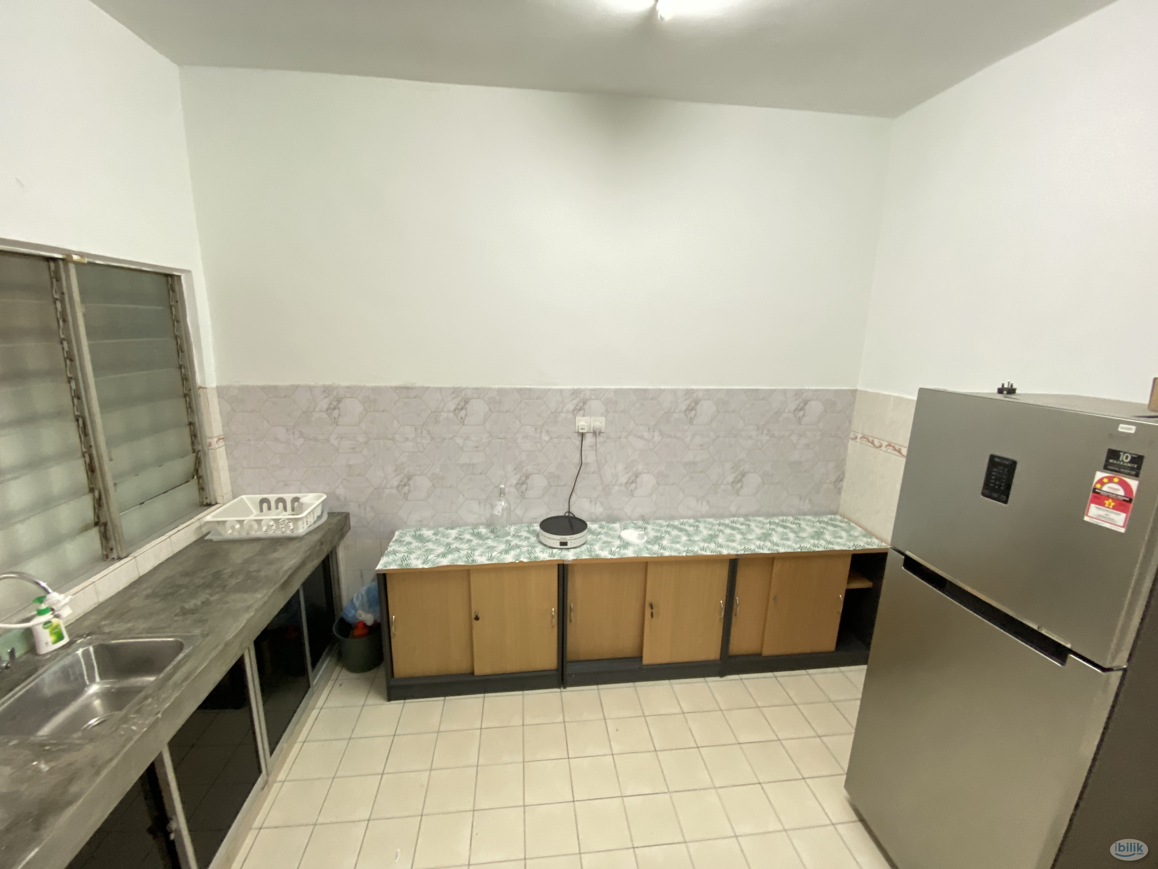Image 1 of Fully Furnished with AC, WiFi, Cozy Middle Room at Mutiara Puchong, Puchong - Room rental in 