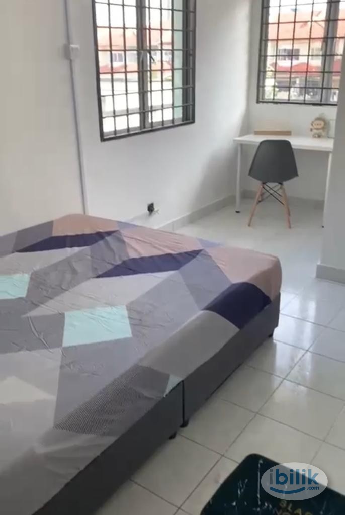 Image 2 of Fully Furnished with AC, WiFi, Cozy Middle Room at Mutiara Puchong, Puchong - Room rental in 