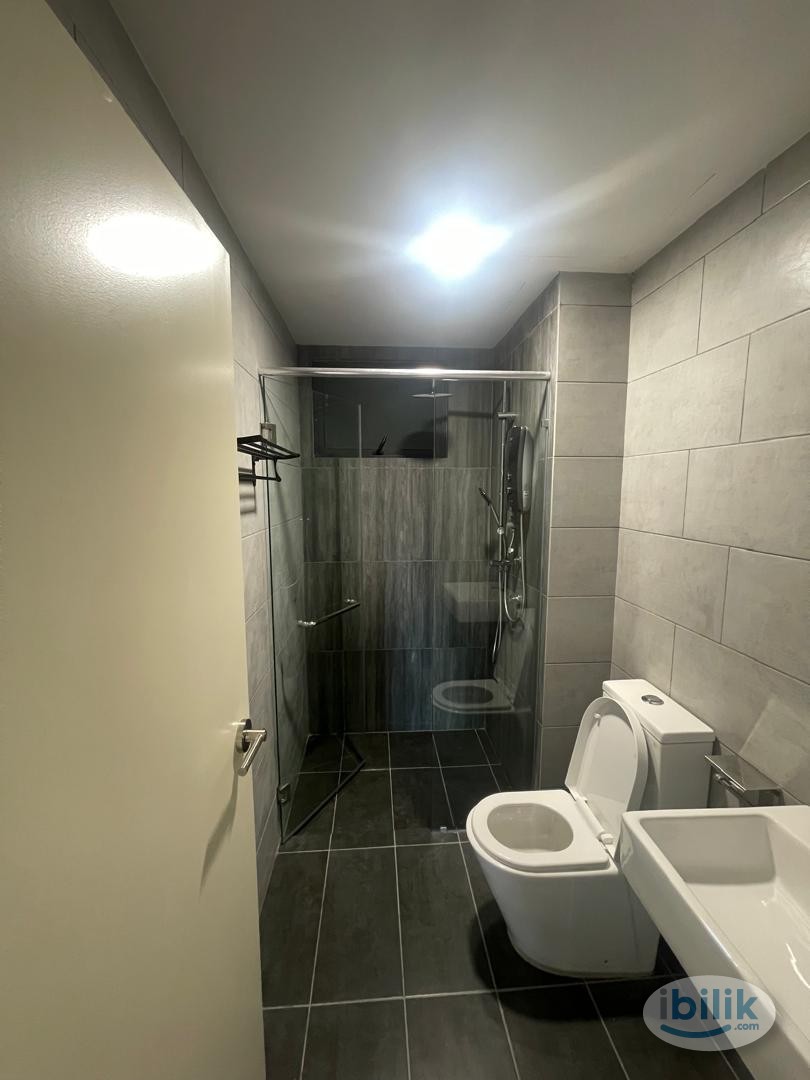 Image 2 of Zero Deposit Master Room at Meta Residences Putra Permai, Seri Kembangan - Room rental in 