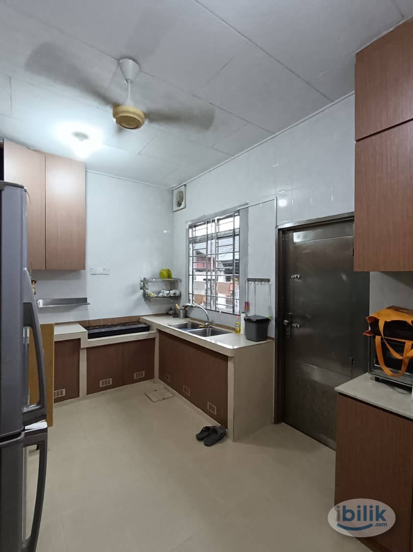 Image 5 of Master Room at Taman Pelangi, Johor Bahru - Room rental in 