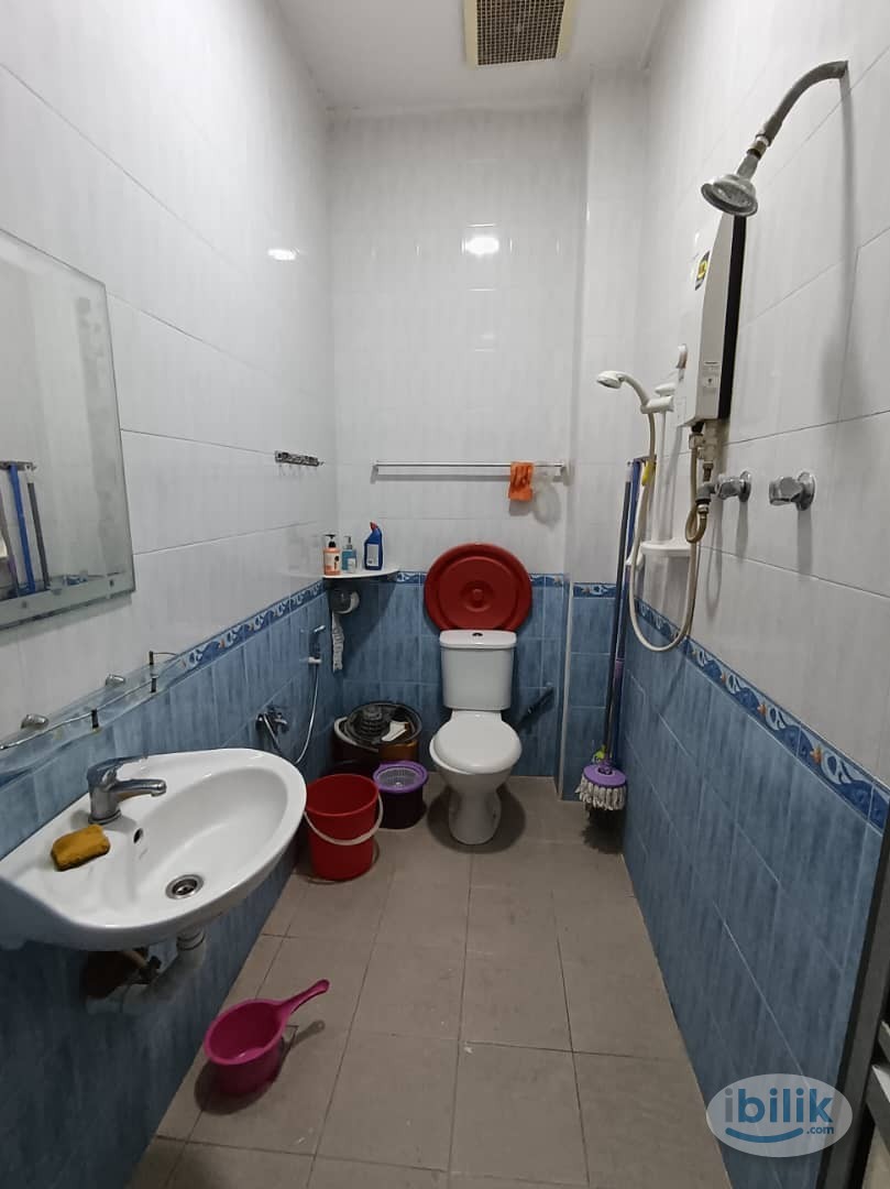 Image 2 of Medium Room at Taman Pelangi, Johor Bahru - Room rental in 