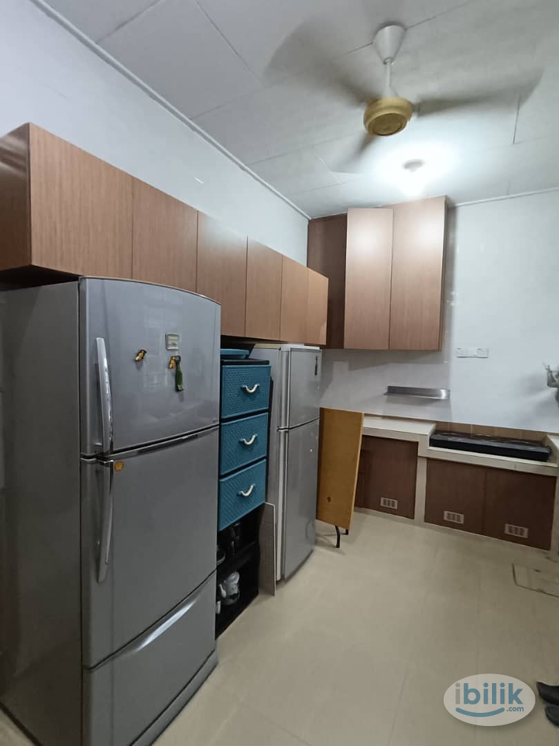 Image 5 of Medium Room at Taman Pelangi, Johor Bahru - Room rental in 