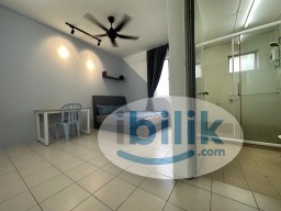 Room Rental in Subang Jaya - 【Beside Summit Hotel】Master room with attached bathroom