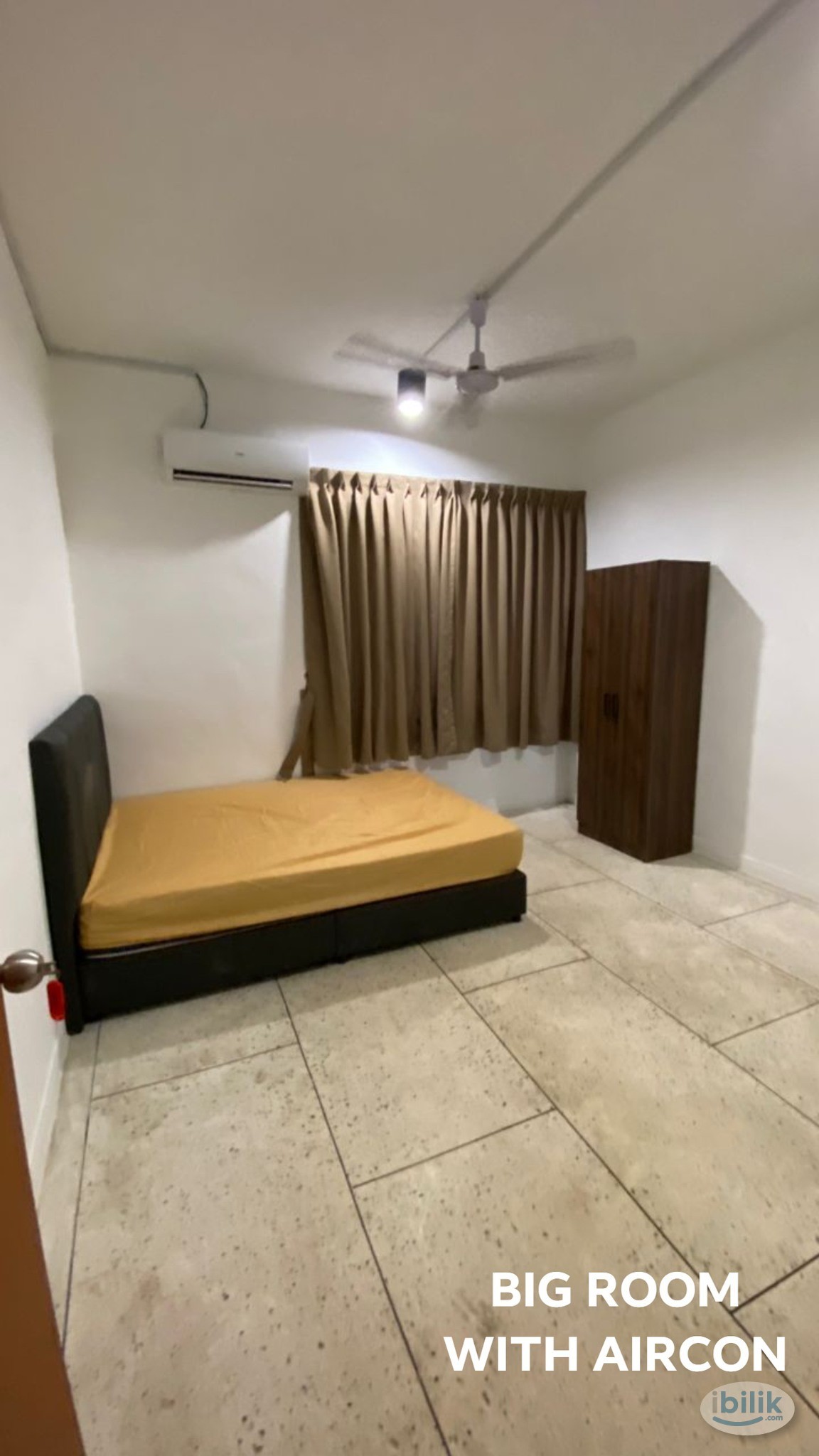 Image 1 of 🏨Room Rental at Jim Quee Residence ( 10 minutes walk to CIQ ) - Room rental in 