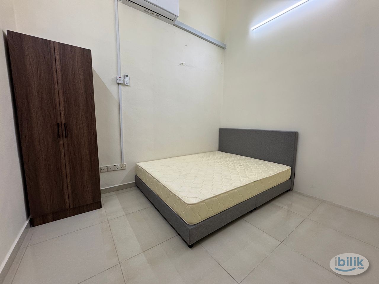 Image 1 of Medium Room at Taman Pelangi, Johor Bahru - Room rental in 