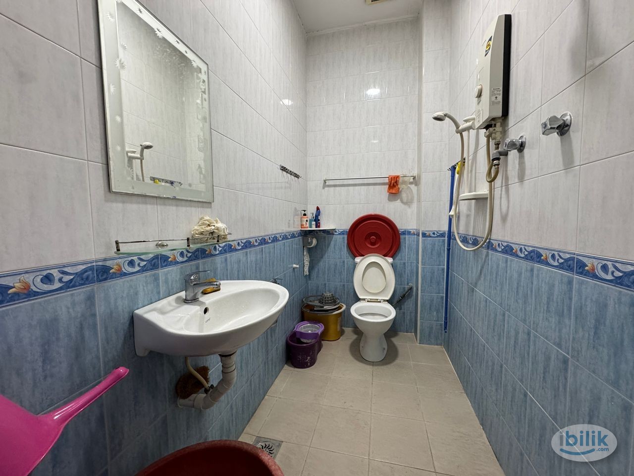 Image 2 of Medium Room at Taman Pelangi, Johor Bahru - Room rental in 