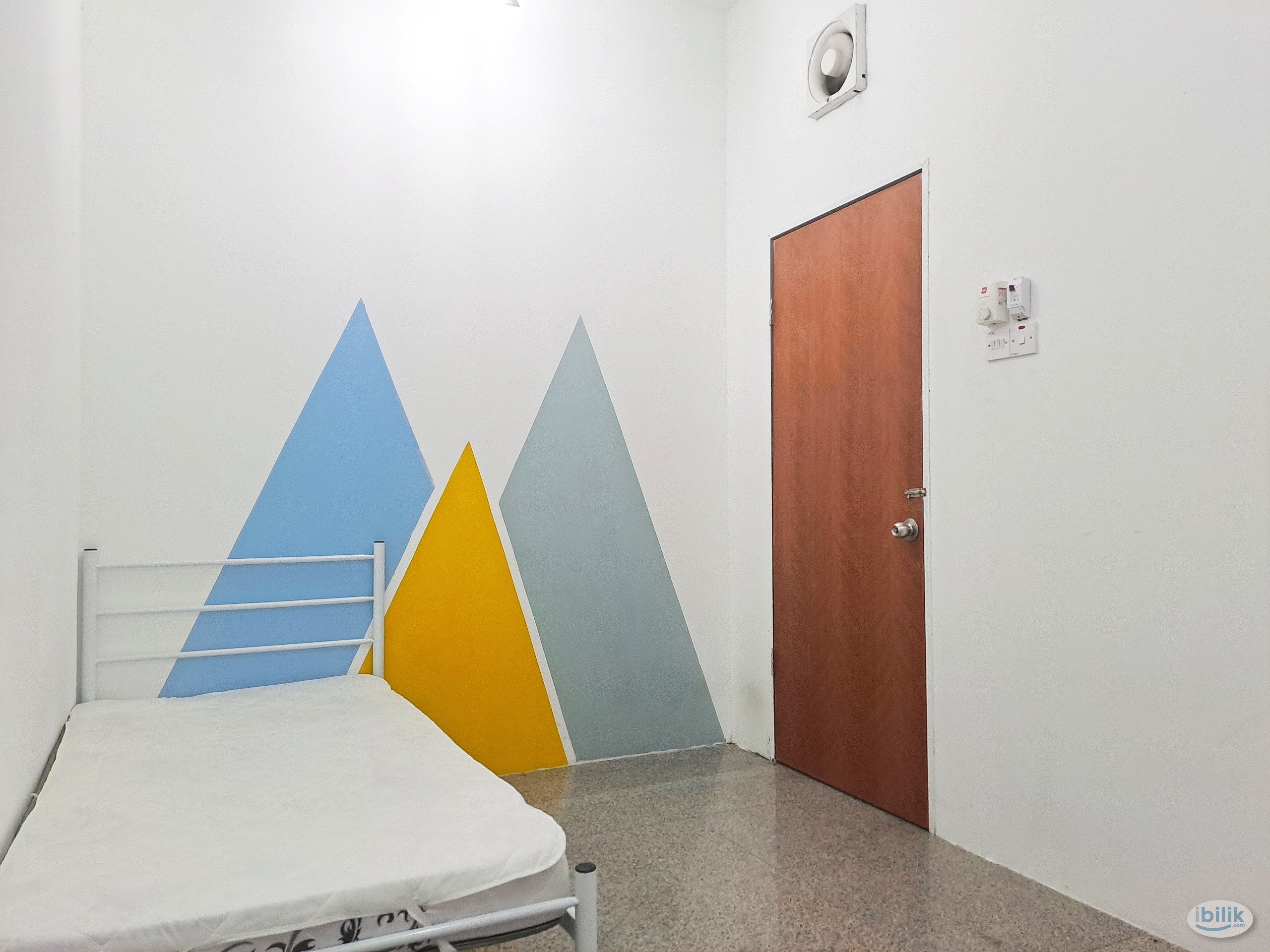 Image 1 of Well Furnished Single Room For Rent at Pearl Point - Room rental in 