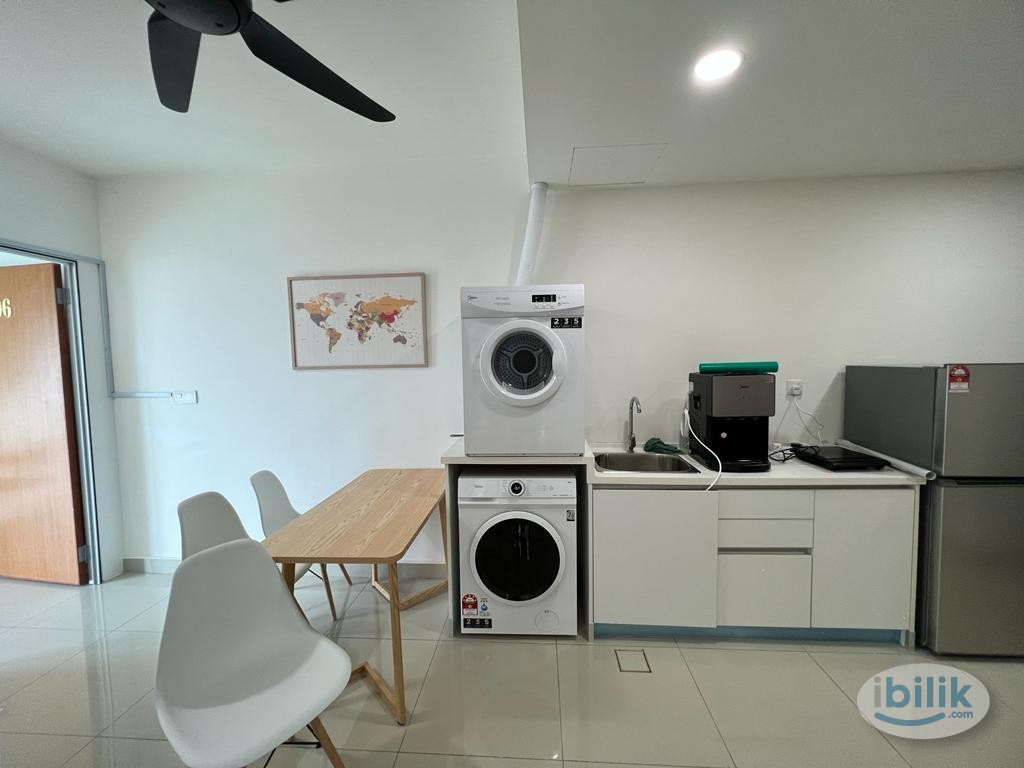 Image 3 of Female aircond room Full Furnished Setia Alam, walking distance to scm - Room rental in 