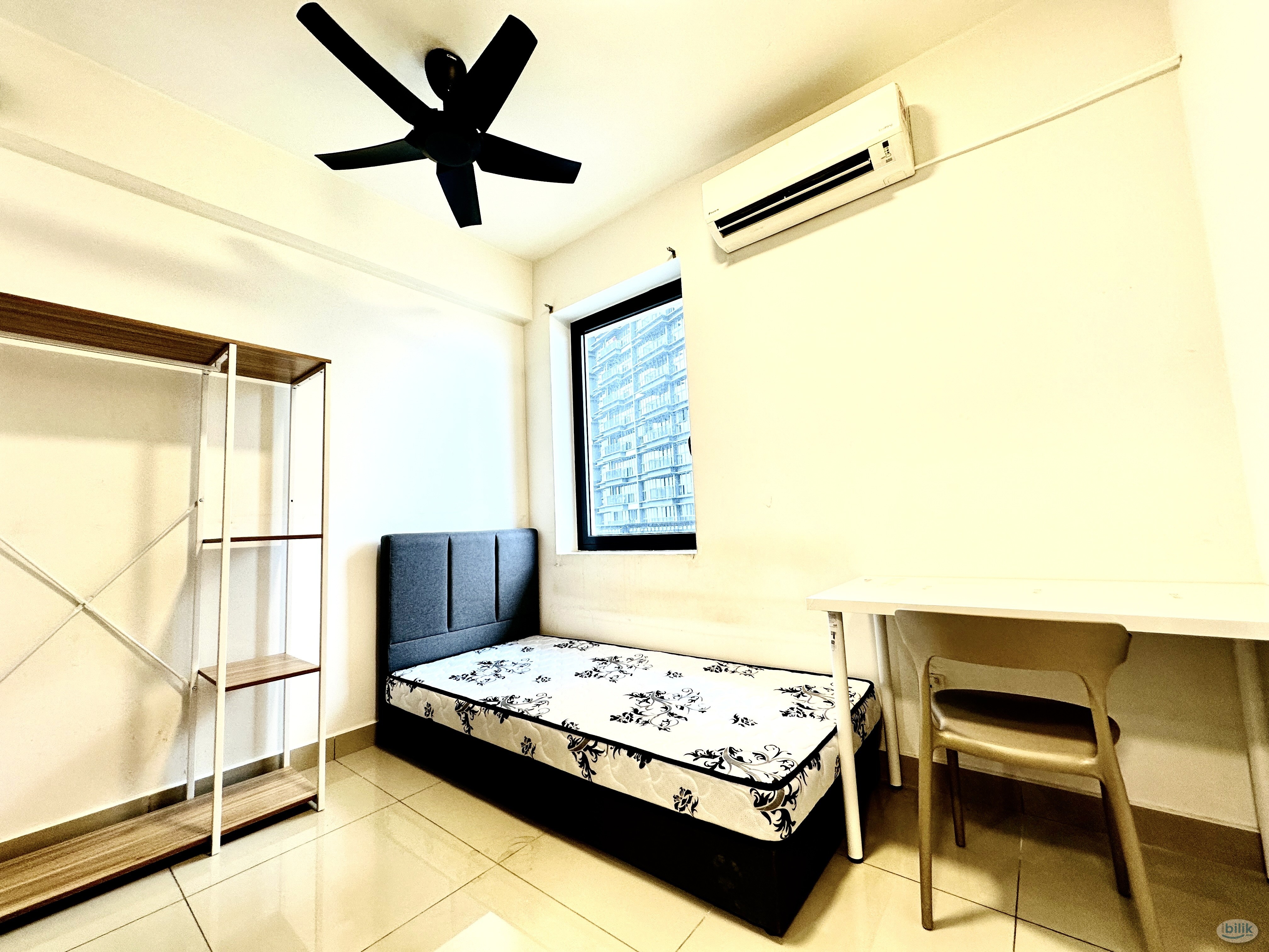 Image 5 of Female aircond room Full Furnished Setia Alam, walking distance to scm - Room rental in 