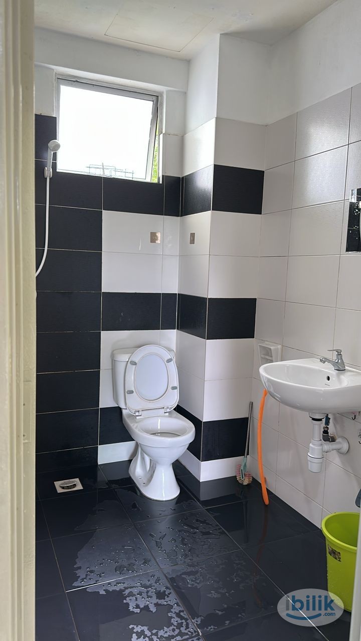 Image 2 of Male Room at The Twin Residences @ Taman Kobena Tampoi JB - Room rental in 