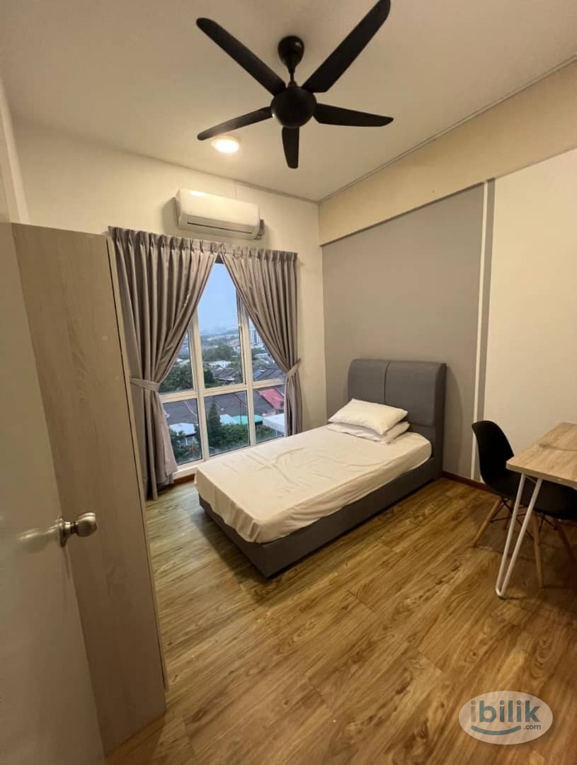 Image 3 of All Female ‼️(Middle Room 1) at 7 Tree Seven Residence Bandar Sungai Long Cheras Kajang - Room rental in 