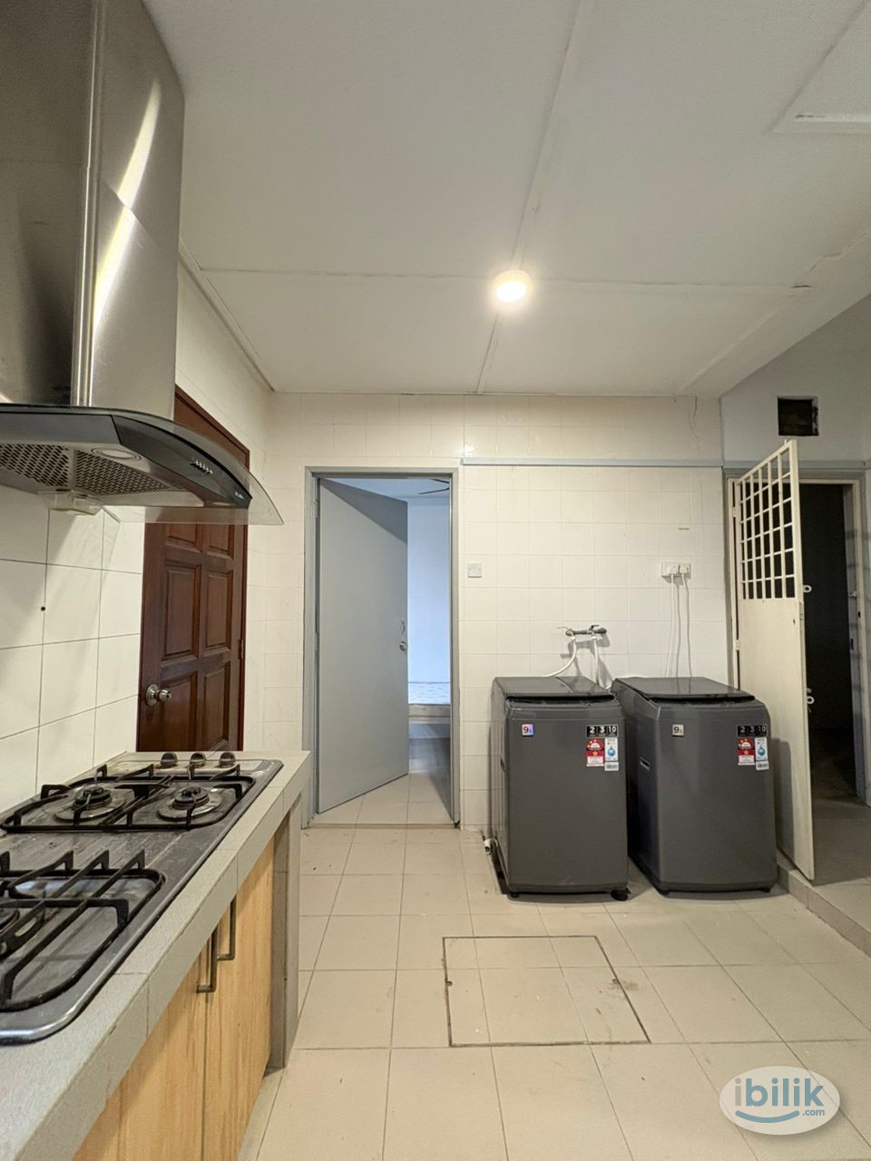 Image 4 of Beauty FEMALE Unit Only 🤍 Free WiFi 🌅 Security Guarded Place - Room rental in 