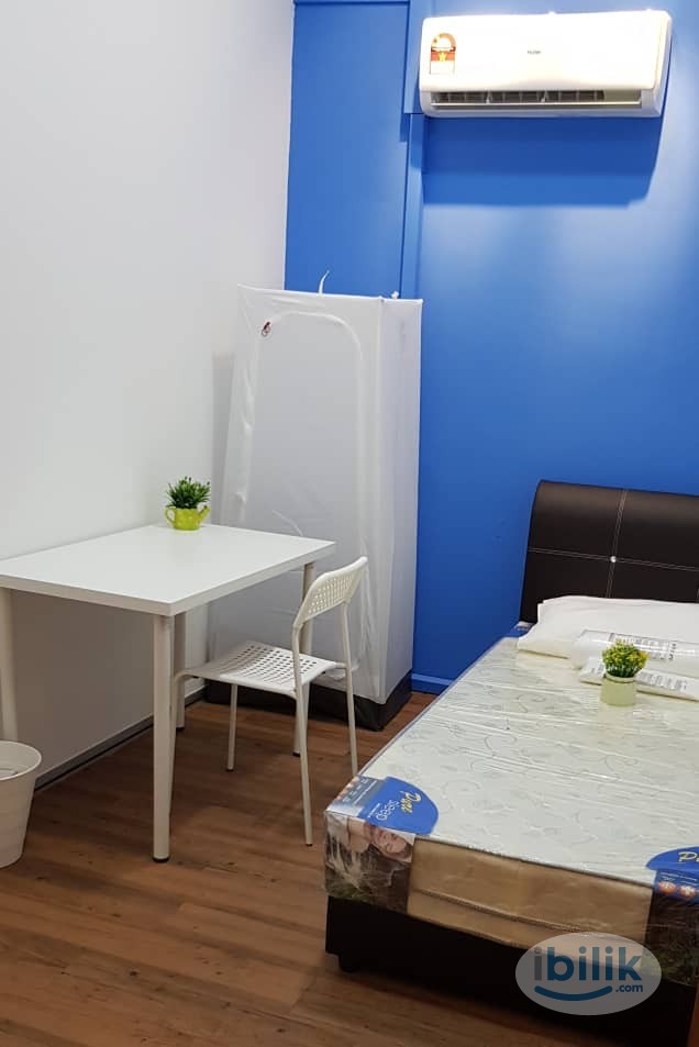 Image 1 of Chic Rahmah Room for the Budget Conscious - walk to USJ7 LRT/BRT, Summit Mall, NSK USJ1, Damen Mall, Giant USJ1, MyDin, KESAS, NPE, Sports, FnBs - Room rental in 