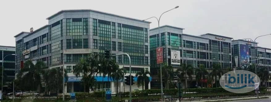 Image 5 of Chic Rahmah Room for the Budget Conscious - walk to USJ7 LRT/BRT, Summit Mall, NSK USJ1, Damen Mall, Giant USJ1, MyDin, KESAS, NPE, Sports, FnBs - Room rental in 