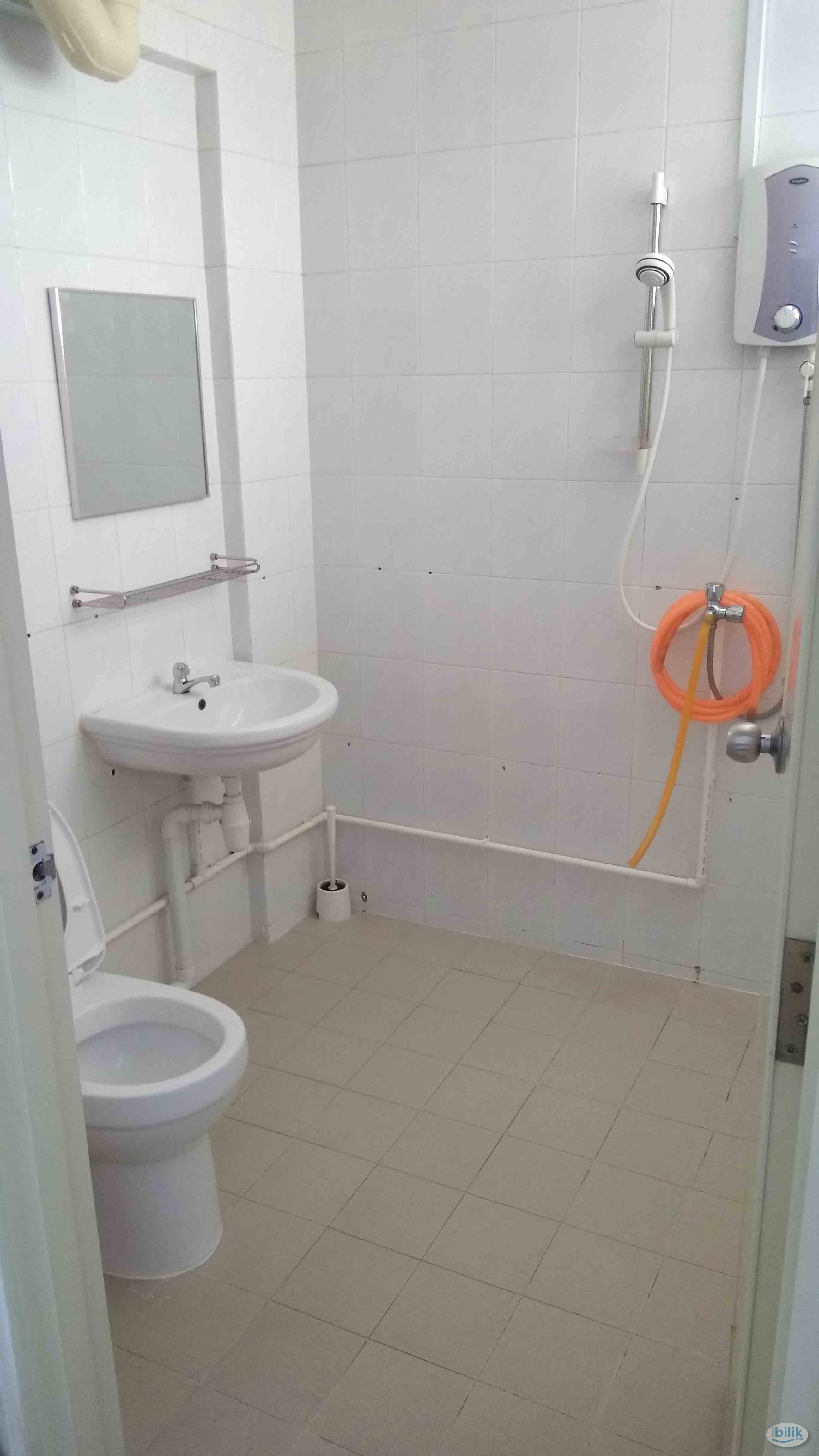 Image 4 of Master Room at Woodlands, Singapore - Room rental in 