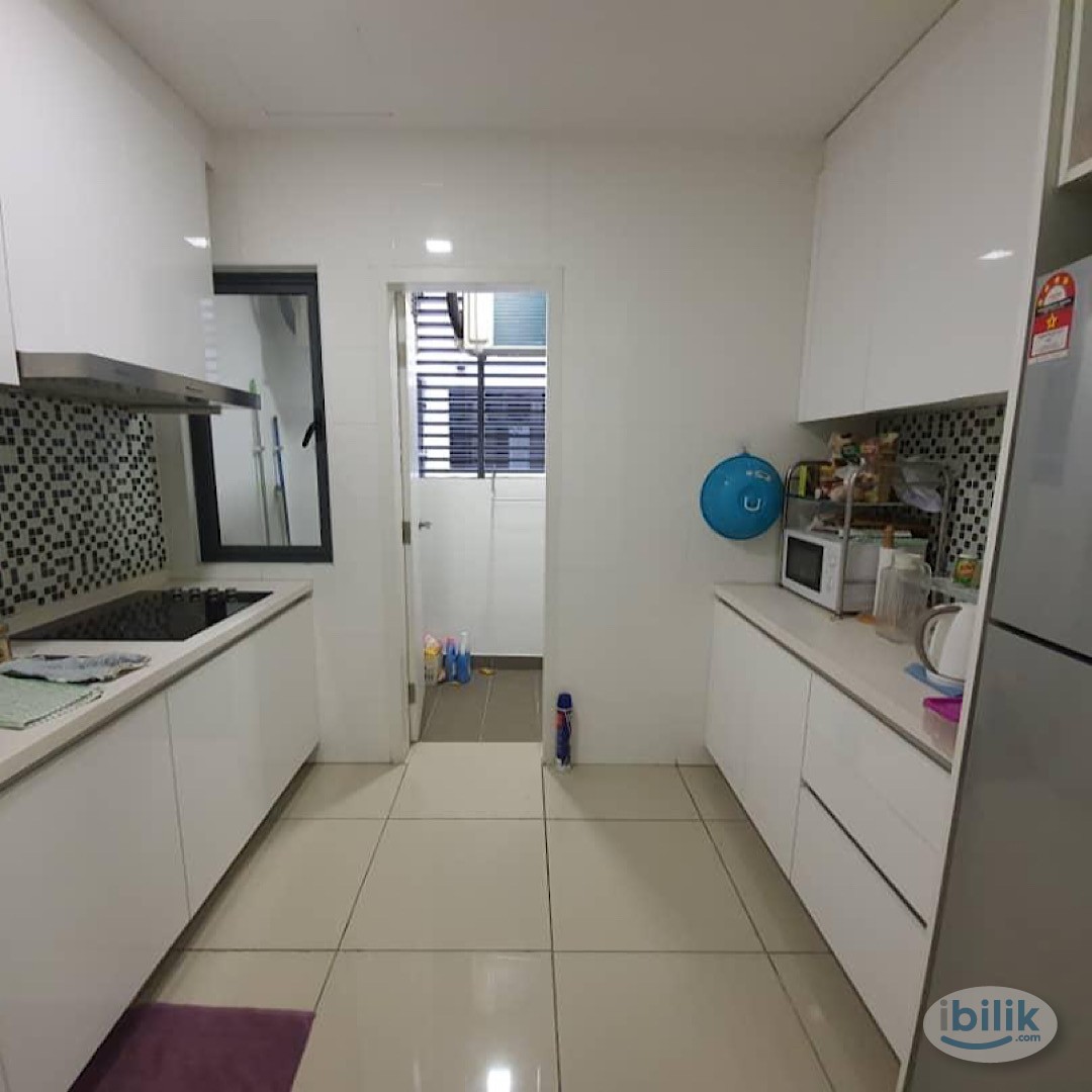 Image 5 of Master Room with Fully Furnished 📌 Paramount Utropolis Glenmarie @ Shah Alam - Room rental in 