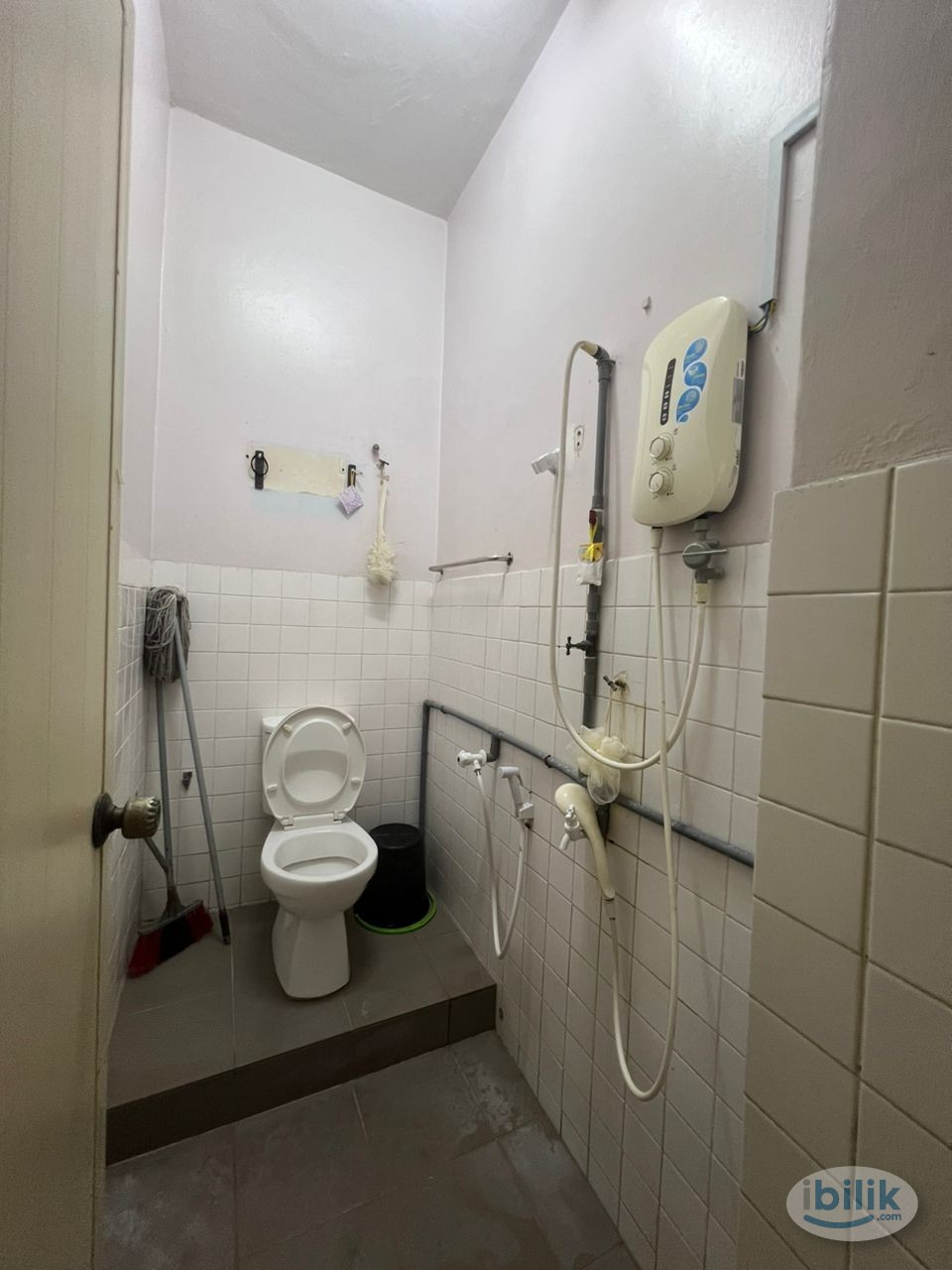 Image 3 of FEMALE UNIT AT TAMAN SEA🌟Promo Next Month Rental RM1 ONLY😮😮‼️‼️Limited Time Only,Near LRT Kelana Jaya 7 Min Drive🚶‍➡️Free Wifi🛜Fully Furnished😉 - Room rental in 