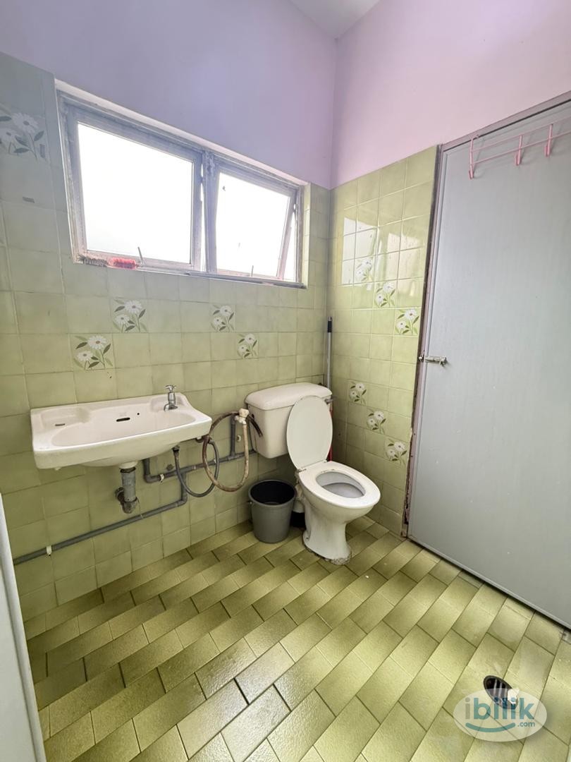 Image 3 of Female Unit With Private Bathroom 😍‼️Master Room at Taman SEA📍Promotion Next Month Rental RM1 Only😮🔥 - Room rental in 