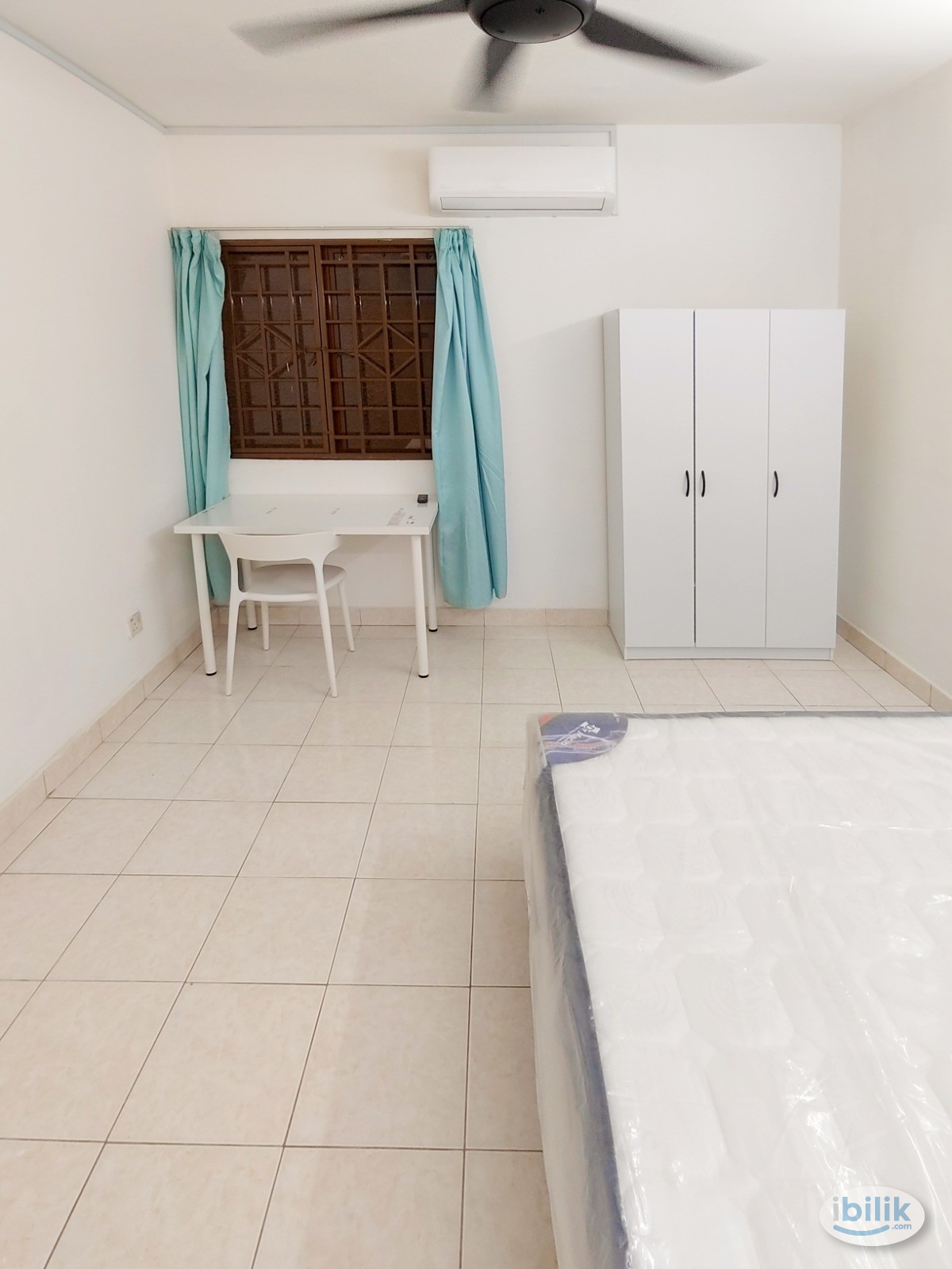 Image 2 of Middle Room at Palm Spring, Kota Damansara`` - Room rental in 