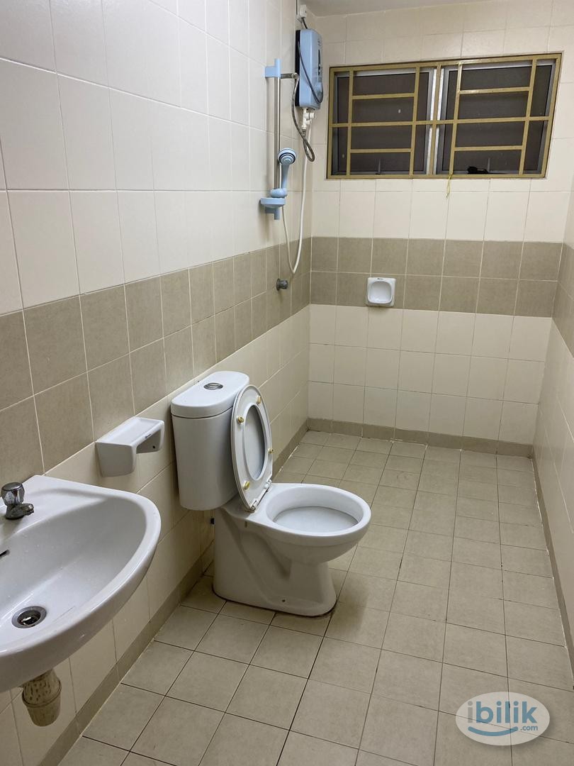 Image 1 of Fully Furnished, Cozy with AC, WiFi Single Room at Kinrara Mas, Bukit Jalil - Room rental in 